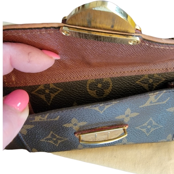 LOUIS VUITTON |  Astrid Long Wallet Clutch Monogram - Picture 4 of 16